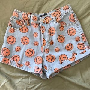 BRANDY MELVILLE smiley high waisted shorts